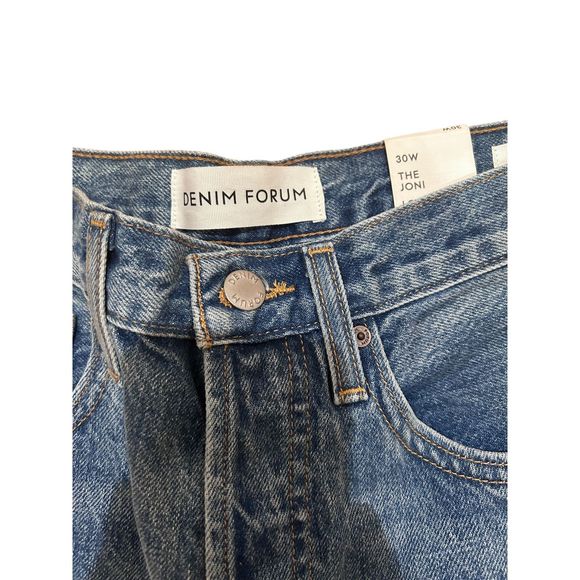 Aritzia Denim Forum The Joni Loose Shorts Size 30 Picture This Bleu 6"Inseam - Picture 2 of 5
